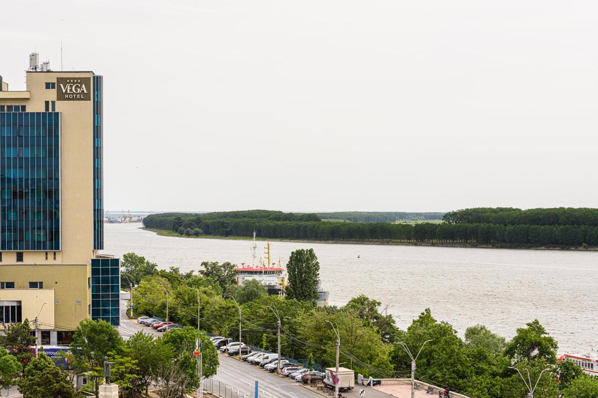 Vega Hotel Galaţi Exterior foto